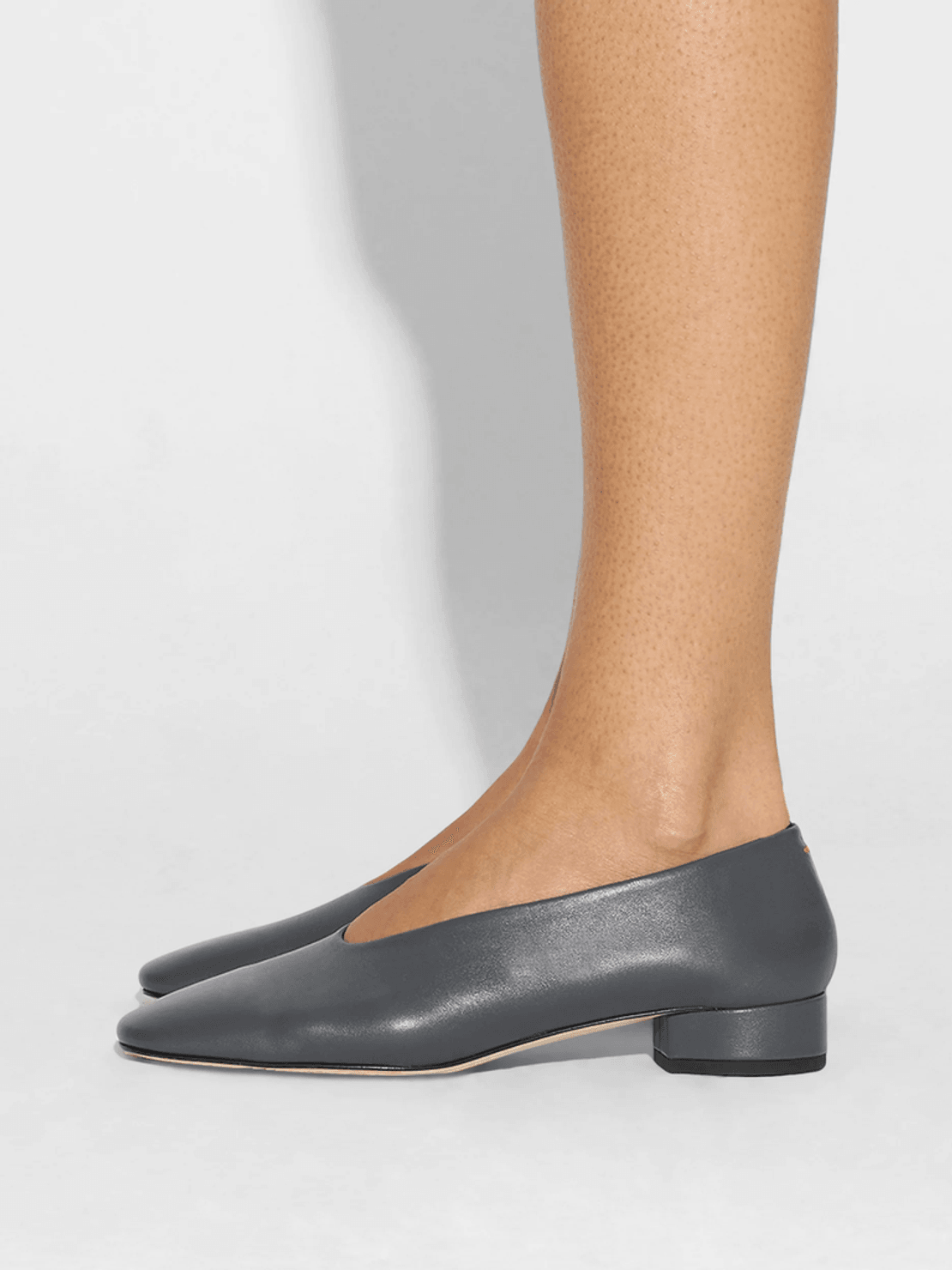 Aeyde Delia Low-Heeled Ballet Pumps