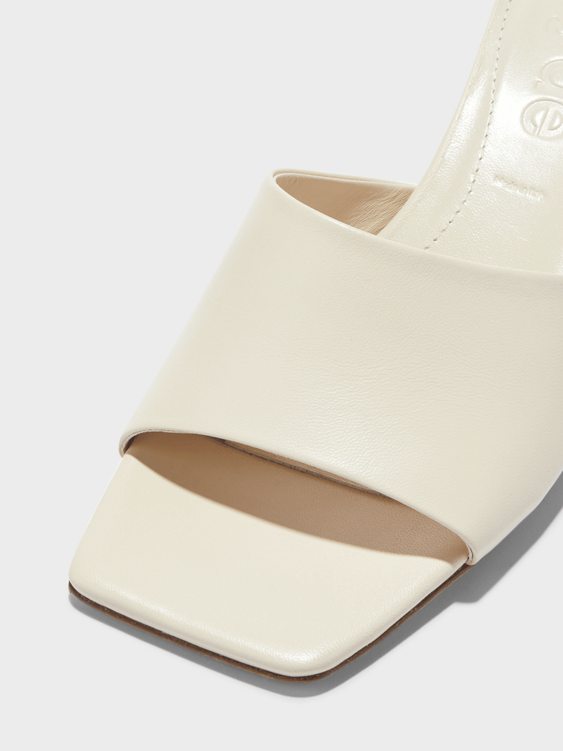 Aeyde Ale Leather Mules