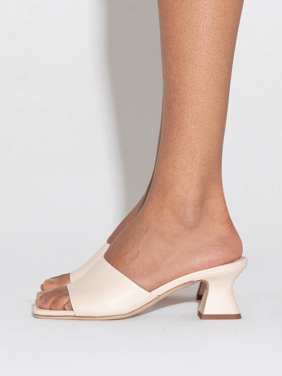 Aeyde Ale Leather Mules